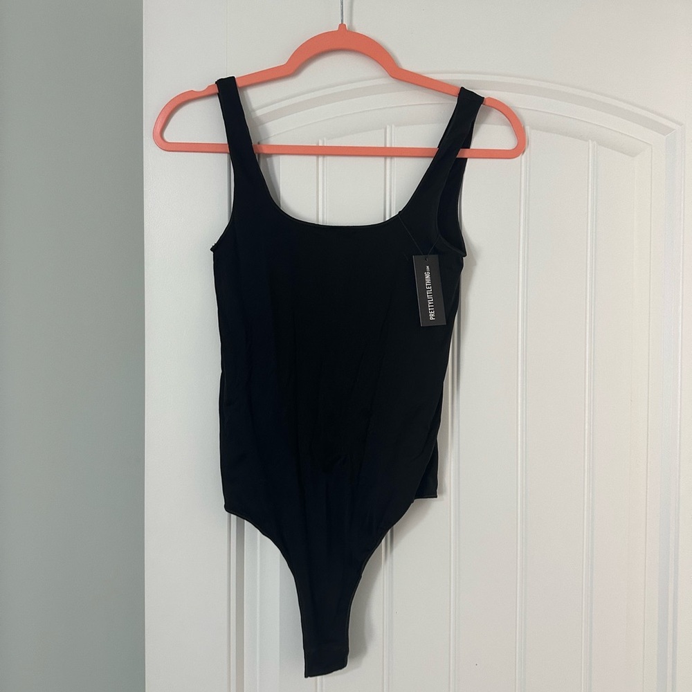 PrettyLittleThing Scoop Neck Bodysuit